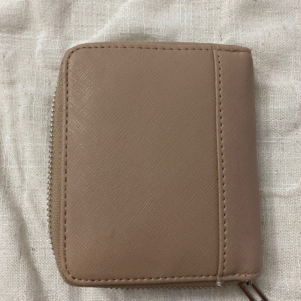 Guess Wallet - Picture 3 of 3